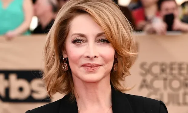 Sharon Lawrence: A Glimpse into the Life and Career of a Talented Actress