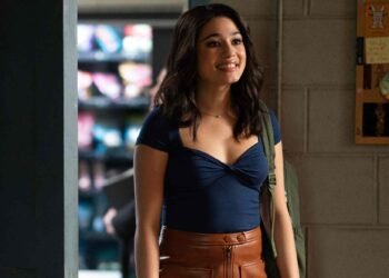 Alicia Crowder: Age, Career, Family, and the Story Behind Her Signature Look