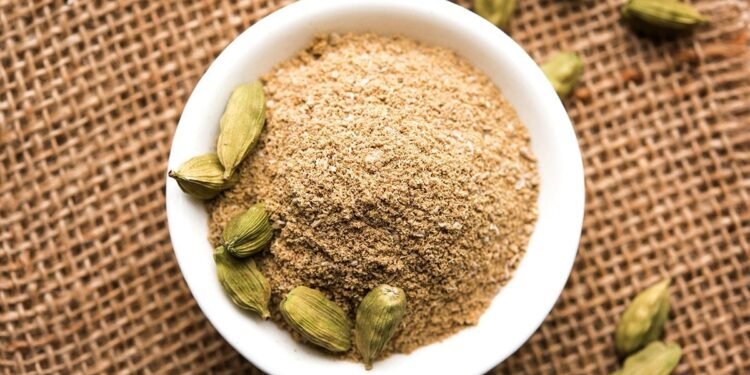Cardamom Powder in the Kitchen: Flavor, Benefits, and Simple Recipes