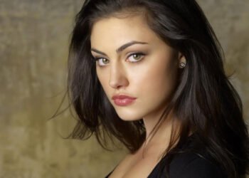 Phoebe Tonkin Biography: Age, Family, Career, and More
